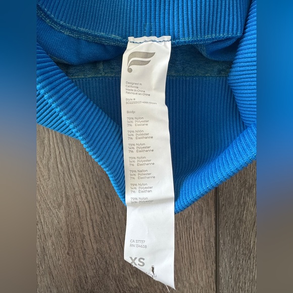 Fabletics Ombre Seamless Ultra High-Waisted 6" Shorts, Lake/Faded Lime - Picture 6 of 10